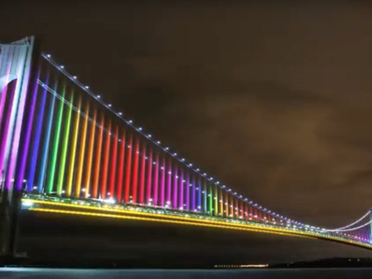 New Yorks Brücken werden farbenfroh