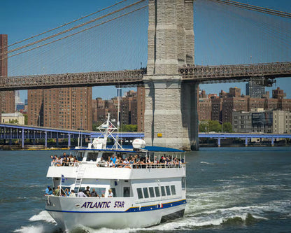 60 Min. Freiheitsstatue und East River Bootsfahrt New York