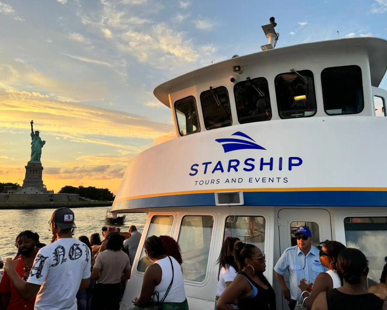 60 Min. Freiheitsstatue und East River Bootsfahrt New York