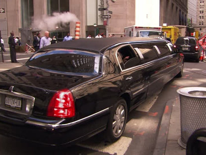 Stretch limo airport transfer 