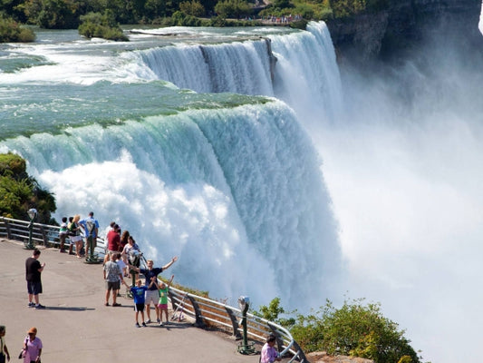 Niagara Fälle und Outletbesuch - eine Übernachtung