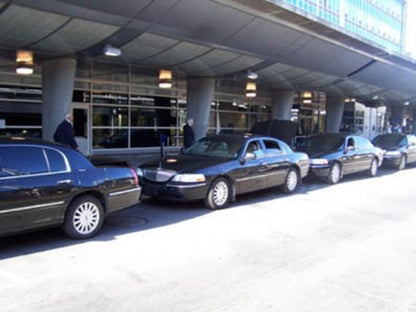 Private airport transfer with welcome 